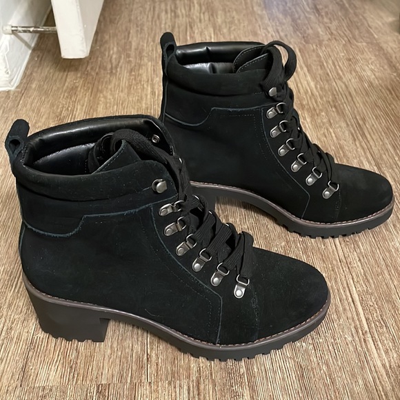 Caslon boots, new condition - Picture 2 of 4